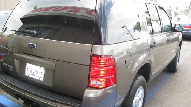 2004 Ford Explorer LT EXT 15