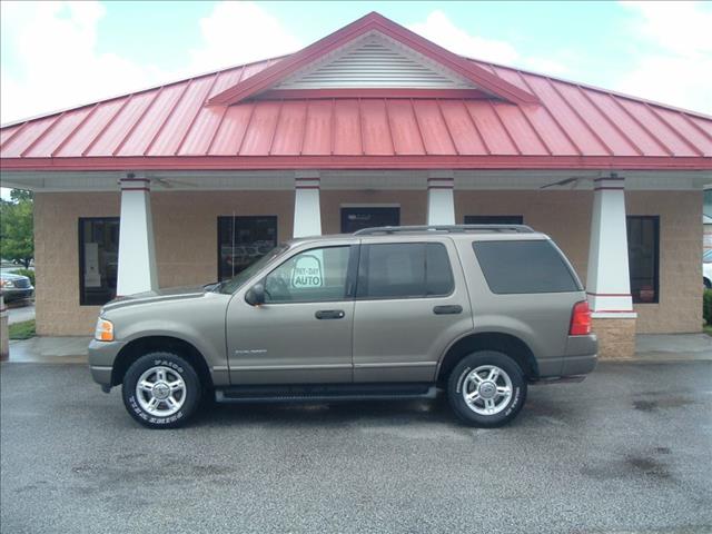 2004 Ford Explorer ESi