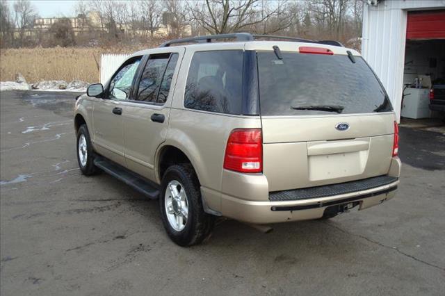 2004 Ford Explorer ESi