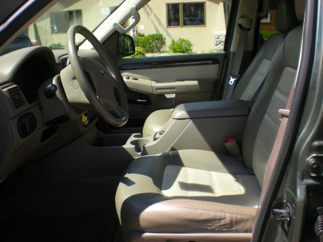 2004 Ford Explorer Leather Premium