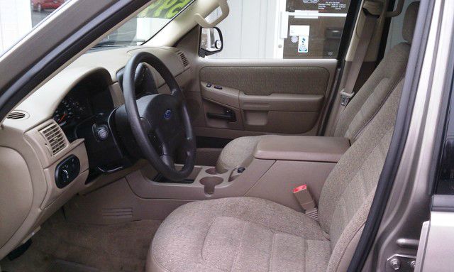 2004 Ford Explorer L AUTO W/cloth
