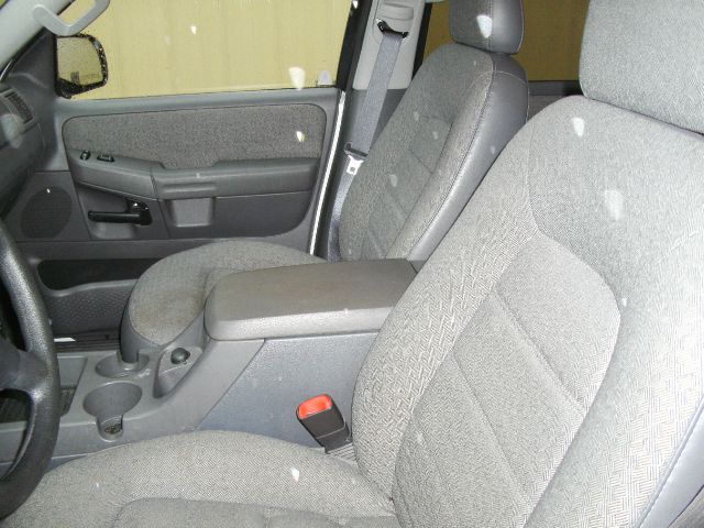2004 Ford Explorer LT CREW 25