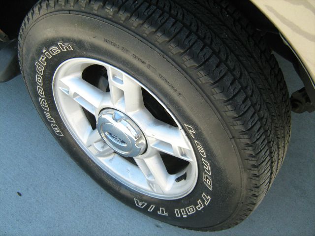 2004 Ford Explorer ESi