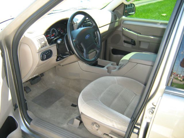 2004 Ford Explorer ESi
