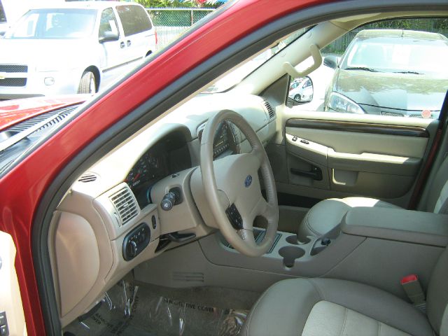 2004 Ford Explorer LT CREW 25