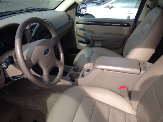 2004 Ford Explorer 2dr LWB