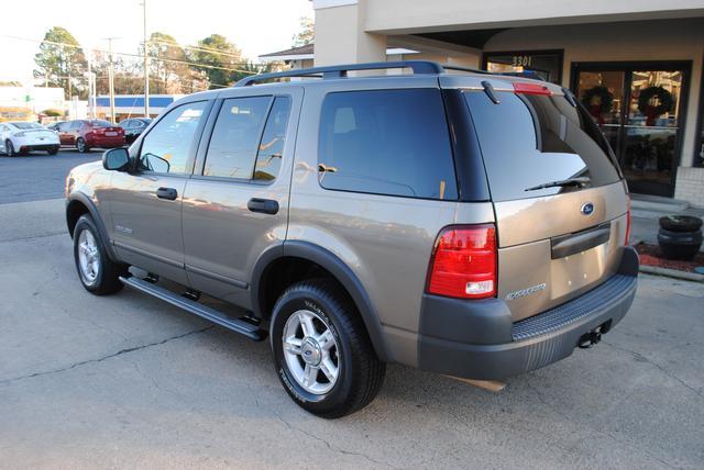 2004 Ford Explorer XLS