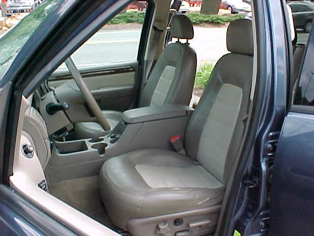 2004 Ford Explorer Leather Premium