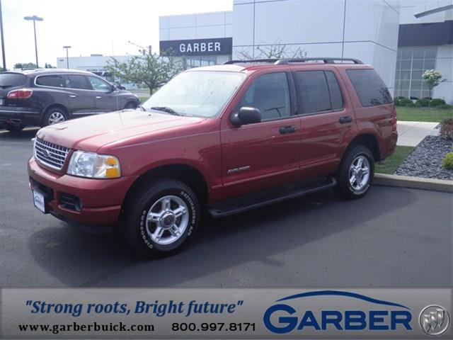 2004 Ford Explorer ESi