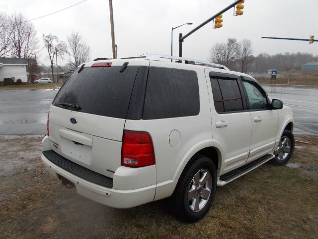 2004 Ford Explorer 2dr LWB
