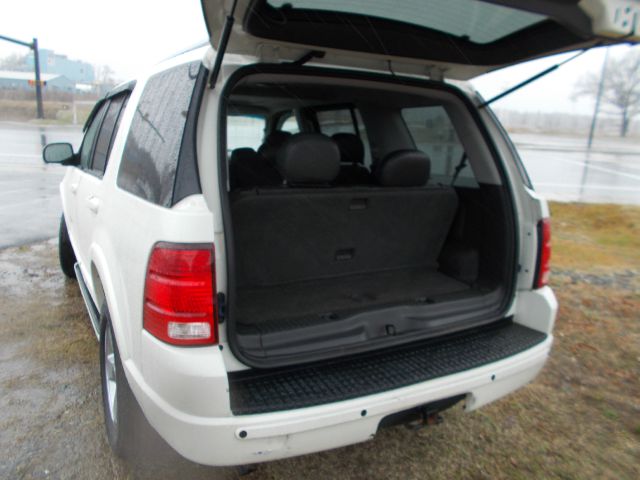 2004 Ford Explorer 2dr LWB