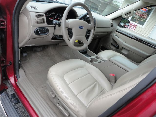 2004 Ford Explorer 2.0T Quattro S-line Titanium