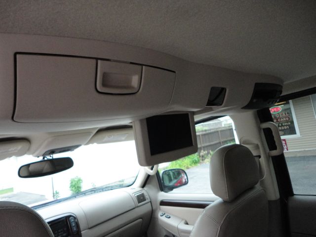 2004 Ford Explorer 2.0T Quattro S-line Titanium