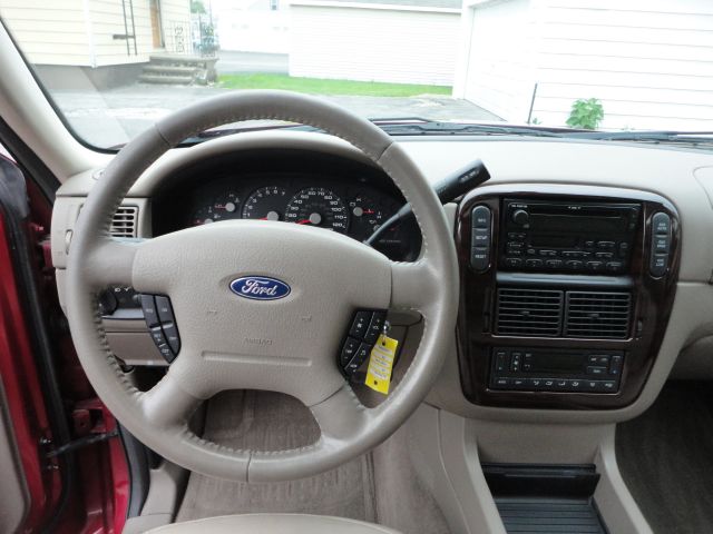 2004 Ford Explorer 2.0T Quattro S-line Titanium