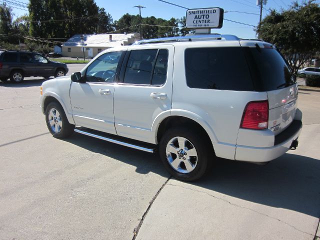 2004 Ford Explorer 2dr LWB