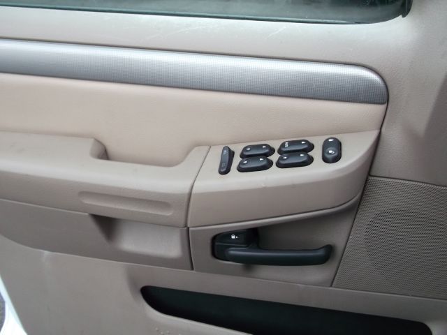 2004 Ford Explorer 4WD 5dr EX