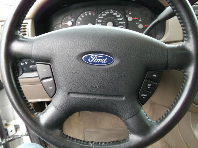 2004 Ford Explorer 4WD 5dr EX