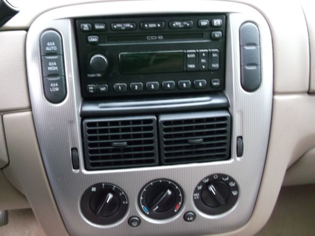 2004 Ford Explorer 4WD 5dr EX