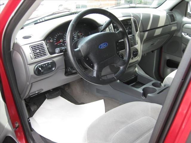 2004 Ford Explorer ESi