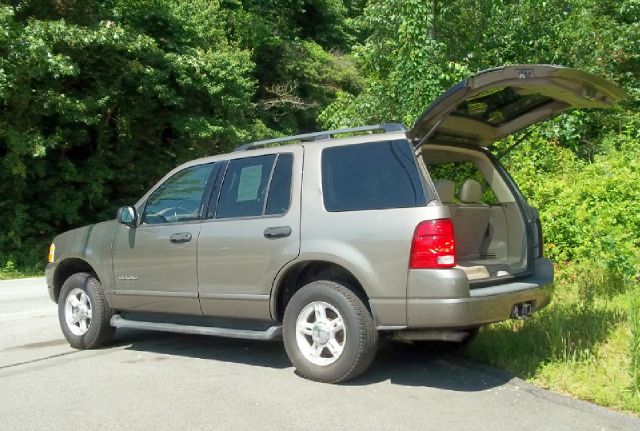 2004 Ford Explorer 4WD 5dr EX