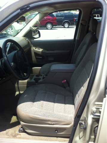 2004 Ford Explorer LT CREW 25