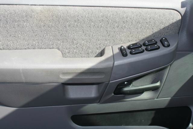 2004 Ford Explorer LT CREW 25