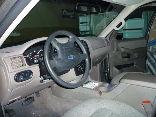 2004 Ford Explorer XLS