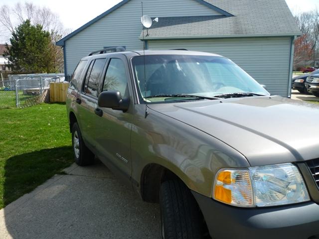 2004 Ford Explorer XLS
