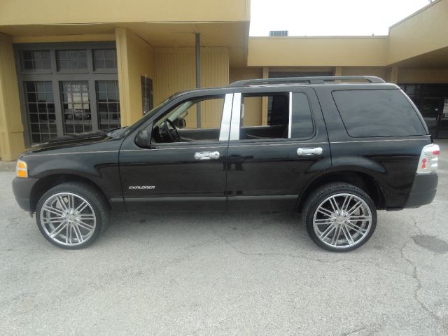 2004 Ford Explorer LT CREW 25