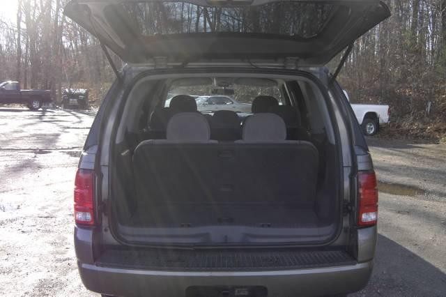 2005 Ford Explorer ESi