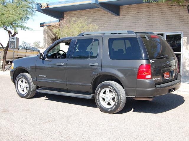2005 Ford Explorer ESi
