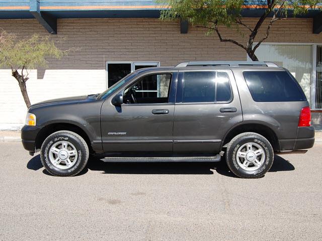 2005 Ford Explorer ESi