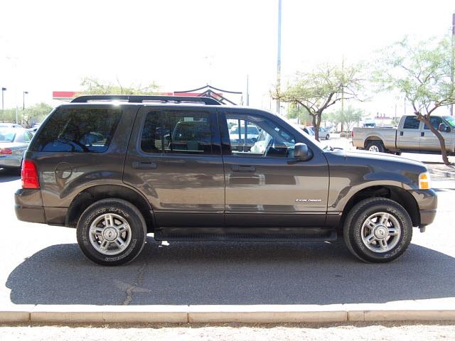 2005 Ford Explorer ESi