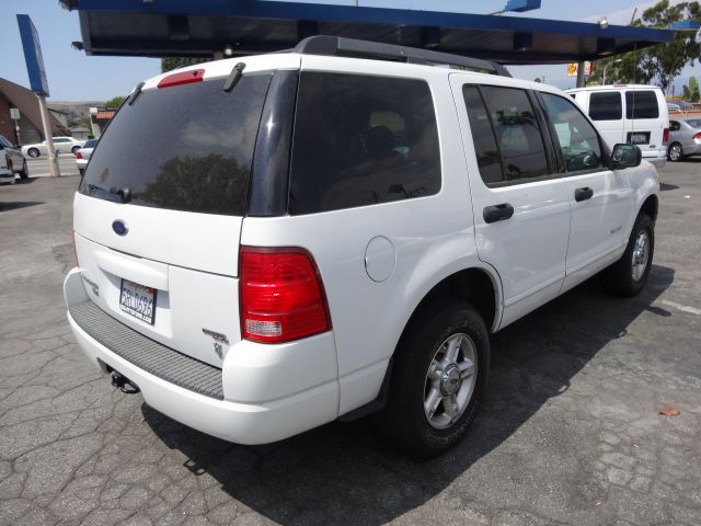 2005 Ford Explorer Touring Sedan