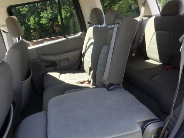 2005 Ford Explorer Custom Deluxe