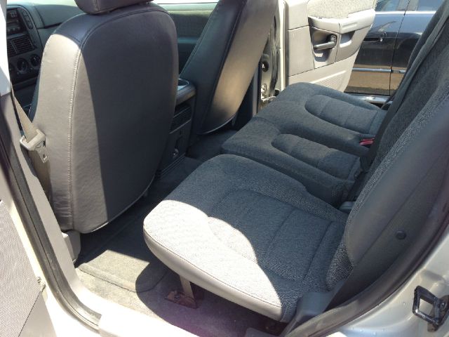 2005 Ford Explorer L AUTO W/cloth
