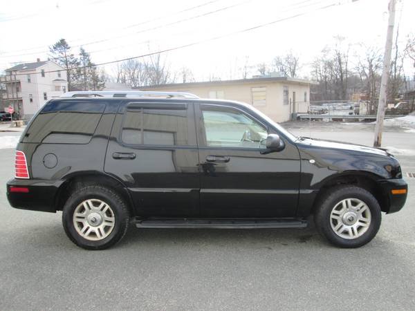 2005 Ford Explorer 2dr LWB