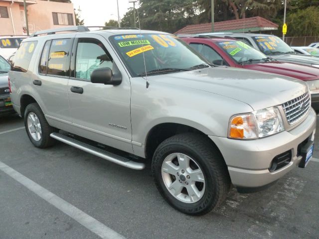 2005 Ford Explorer ESi