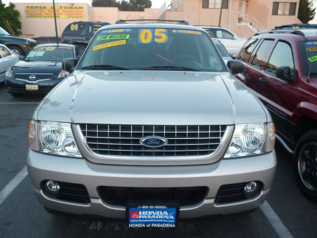 2005 Ford Explorer ESi