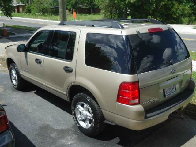 2005 Ford Explorer ESi