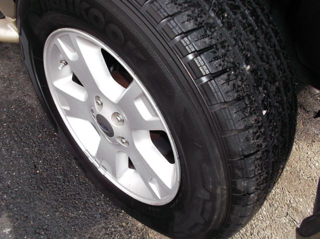 2005 Ford Explorer Custom Deluxe