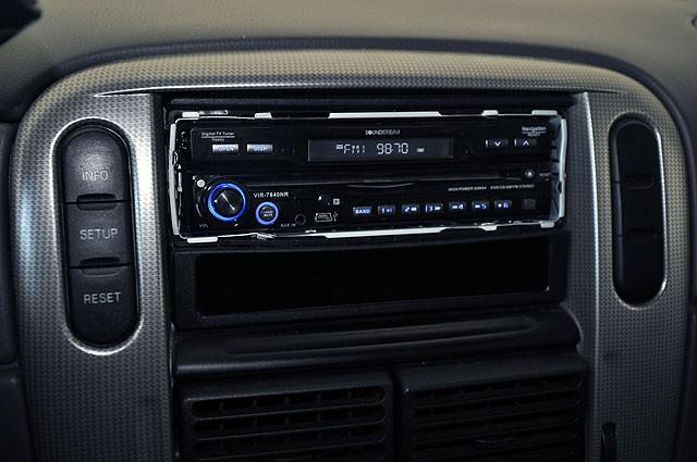 2005 Ford Explorer ESi