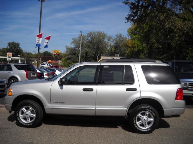 2005 Ford Explorer AWD DvD Ent. Sys