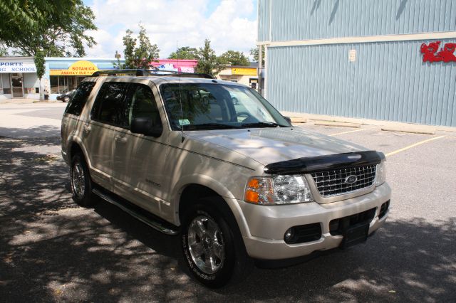 2005 Ford Explorer 2dr LWB