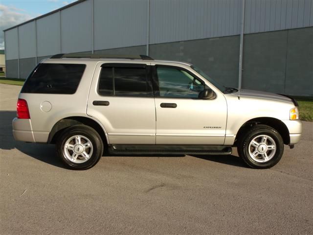2005 Ford Explorer ESi