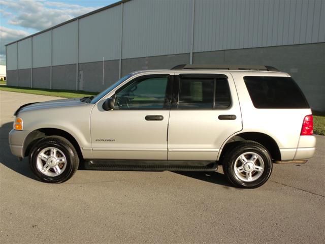 2005 Ford Explorer ESi