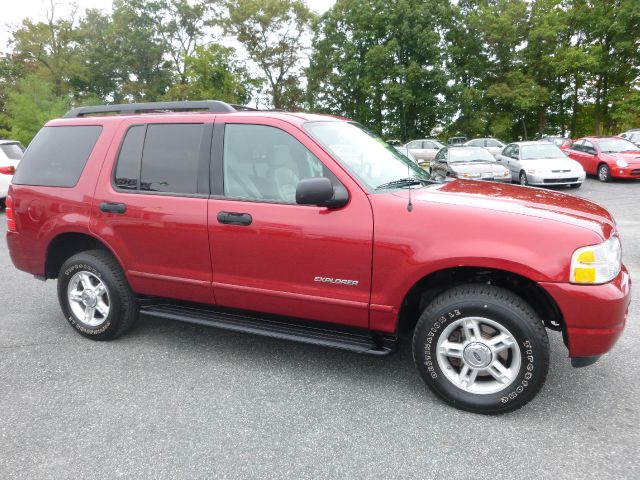 2005 Ford Explorer ESi
