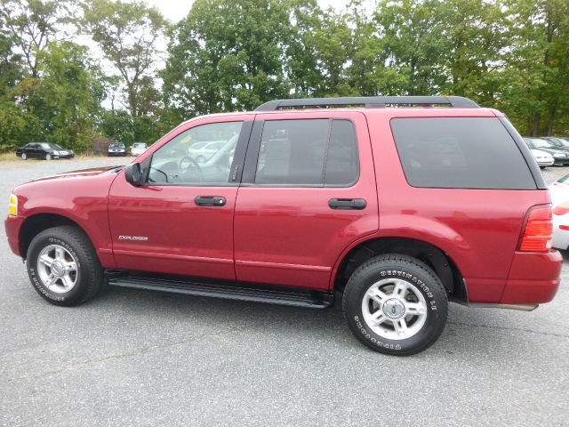 2005 Ford Explorer ESi