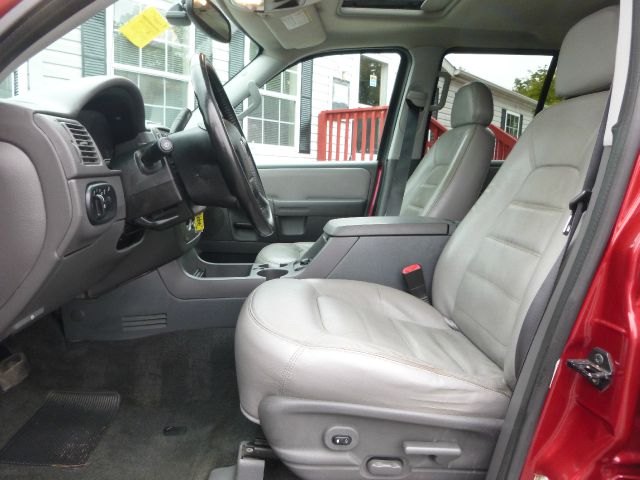 2005 Ford Explorer ESi