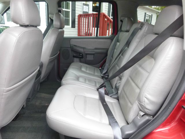 2005 Ford Explorer ESi